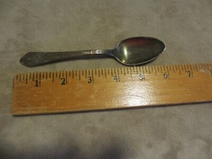 Rogers Bros 1847 IS First Love Silverplate Teaspoon With Intricate Handle Desig - Picture 1 of 3