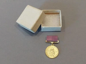 Soviet Badge For Success in National Economy. USSR Original - Picture 1 of 13