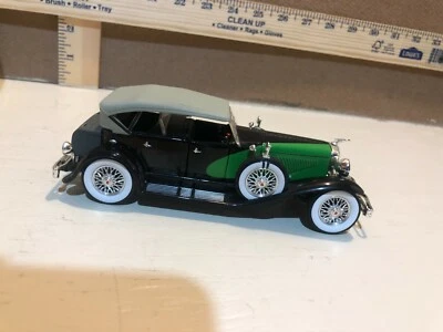 Coche Duesenberg 1934 verde/negro Signature Museum Signature Models Foto 1 de 4
