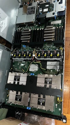 DELL PowerEdge C4140 - 2x Xeon Gold 6138 - 4x NVIDIA V100 SXM2 32GB - RAM 256GB - Immagine 1 di 4