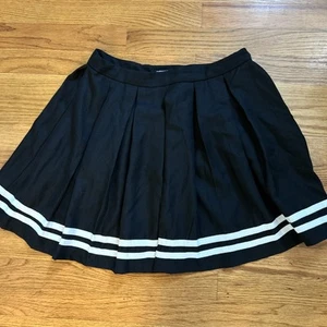 HOT TOPIC - WOMEN'S M - BLACK PLEATED SKATER SCHOOL GIRL SKIRT - Picture 1 of 6