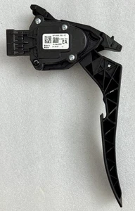 GM Genuine Parts 13252702 Accelerator Pedal with Position Sensor - NEW OEM - Picture 1 of 6