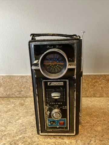 Vintage Nuvox Turn Dial AM/FM Radio Dash Dial Made In Hong Kong Cover