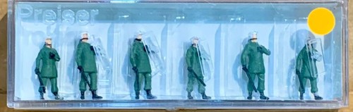 HO Preiser 10393 Six German RIOT POLICE with Shields Up ! 1:87 scale Figures