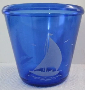 Cubo de hielo Hazel Atlas vintage de vidrio cobalto barcos velero 4 1/2" - Imagen 1 de 5