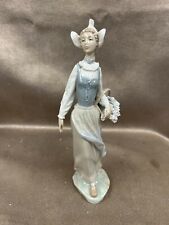 Lladro Genteel Dutch Girl with Flower Basket 10 Inch Figurine 4860