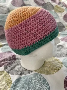 Gorro gorro a rayas multicolor de ganchillo hecho a mano para adultos Kufi - Imagen 1 de 5