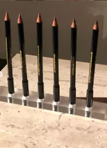 Lápiz definidor de labios Victoria Beckham nuevo en caja elige 1 vegano 100% auténtico - Imagen 1 de 1
