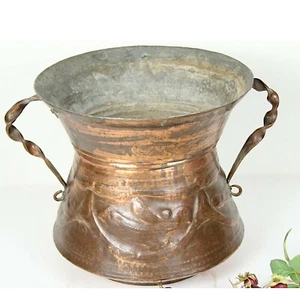 Conca antica in rame concone vecchia anfora d'epoca con manici vaso portafiori - Foto 1 di 12