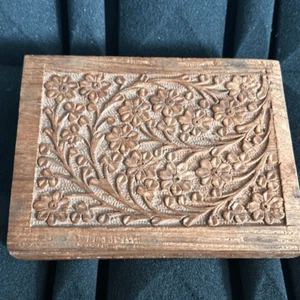 Wood Box Hand Carved Jewelry Trinket flower design Made in India 6” x 4”x2” - Picture 1 of 7