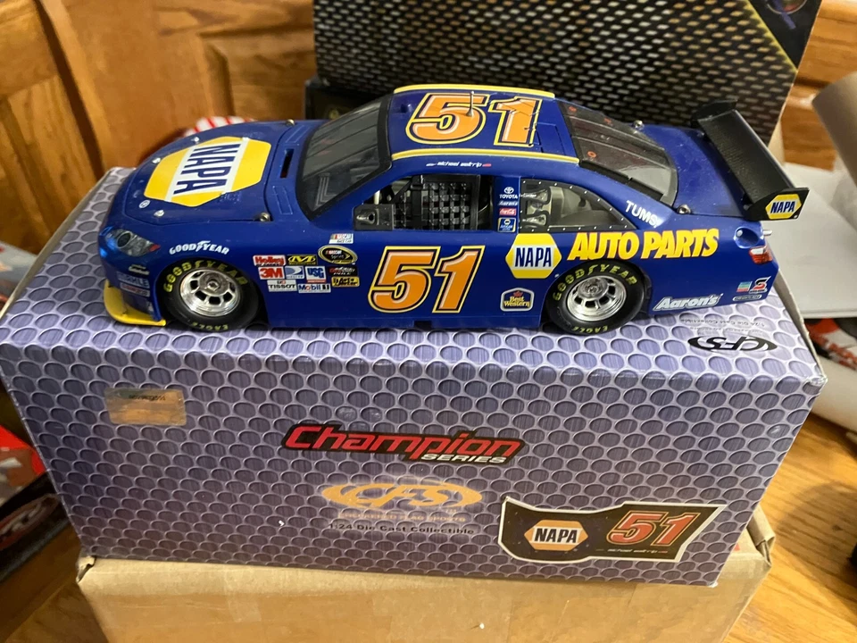 Michael Waltrip 2010 #51 1/24 Napa CFS CONTENDER TOYOTA Foto 1 de 1
