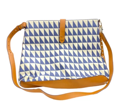 Bolso de Mano Stella & Dot Beige y Azul Geométrico (W13" x H11") NUEVO Foto 1 de 3