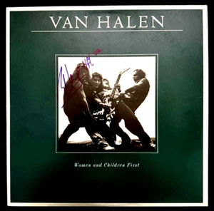 Van Halens Album "Women and Children First" signiert von Eddie Van Halen - Bild 1 von 2
