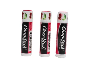 ChapStick Classic Feuchtigkeitscreme & Hautschutz Kirsche Lippenbalsam 0,15 Oz Packung mit 3 - Bild 1 von 3