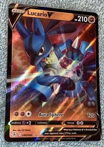 Lucario V HP210 2021 Collectible Pokemon Trading Card No. 146/264 - Picture 1 of 4