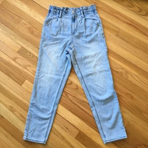 American Eagle Light Wash 4 Reg Denim Jeans High Rise Mom Jeans Cotton - Picture 1 of 16