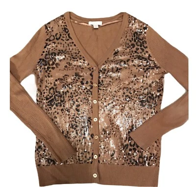 SUÉTER CÁRDIGAN Tostado/Negro P/S Estampado Leopardo Lentejuelas Frontales Abotonados Charter Bay Foto 1 de 4