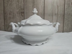 Johann Haviland ARISTOCRAT Pompadour TUREEN / CASSEROLE DISH w/LID, white VTG - Picture 1 of 13