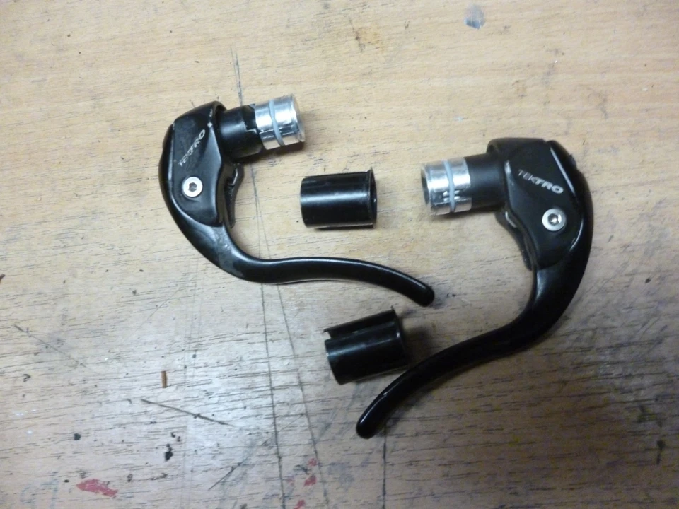 pair of bar-end brake levers with shims - Image 1 of 1