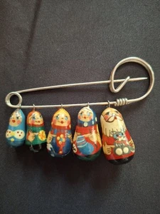Quirky Christmas Safety Pin Brooch W/ Painted Wood Russian Nesting Dolls - Picture 1 of 13