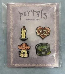 Melanie Martinez Mercancía Raro Portales Esmalte Pin Paquete Vela Seta Nuevo-Oficial - Imagen 1 de 1