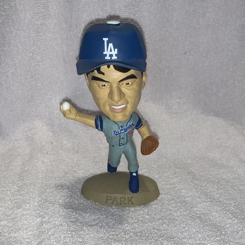 1999 MLB Baseball Los Angeles Dodgers CHAN HO PARK Figure / Statue With Hat Cover