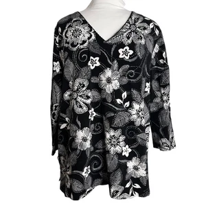 Alfred Dunner Black White Floral Size Large Pullover 3/4 Sleeves Top Shirt - Picture 1 of 8