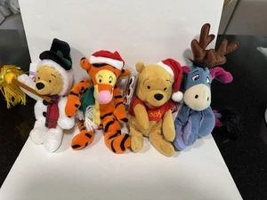 Disney Beanies - Weihnachten Winnie, Gopher & Ferkel - Neu mit Etikett - Bild 1 von 5