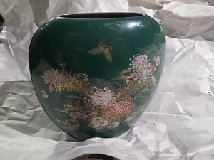 Jade Green 7” Vase Butterflies Lotus Flowers Vintage Toyo Japan Jade Kiku - Picture 1 of 5