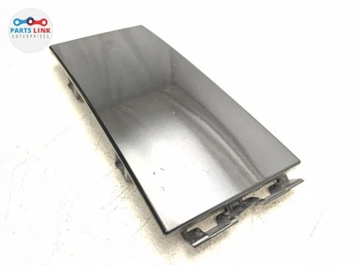 Cubierta del panel de moldura del parachoques delantero izquierdo Land Rover Defender 110 2020‐23 1AG Foto 1 de 4