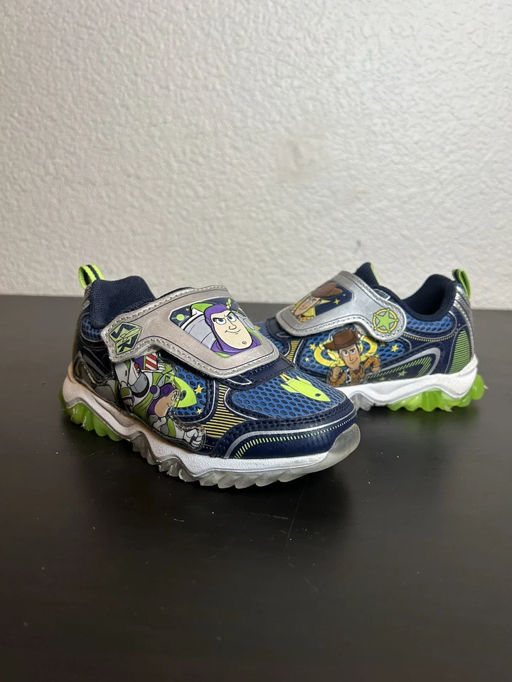 Tênis Toy Story Light Up Woody Buzz Lightyear Disney Pixar infantil tamanho 9 - Imagem 1 de 4