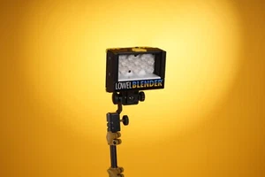 Lowel Blender 2 light kit- 1 Towel Blender IBB and 1 Towel Blender HBB LED light - Picture 1 of 13