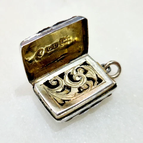 Antique, Hallmarked, Silver Vinaigrette. Birmingham 1867. George Unite Cover