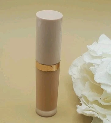 Doll 10 Hydralux Concealer Tan 0.20 oz New Without Box  - Image 1 of 3