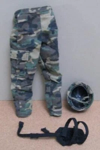 11" GI Joe 1996 Hasbro Pawtucket ROPA DE CAMUFLAJE-PANTALONES/CASCO A JUEGO PIERNA DE TELA - Imagen 1 de 1