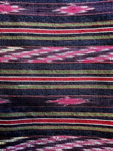 Vintage Thai Ikat Silk Weaving Piece 35.25" X 135" (3.75 Yds) Thailand Silk - Picture 1 of 12