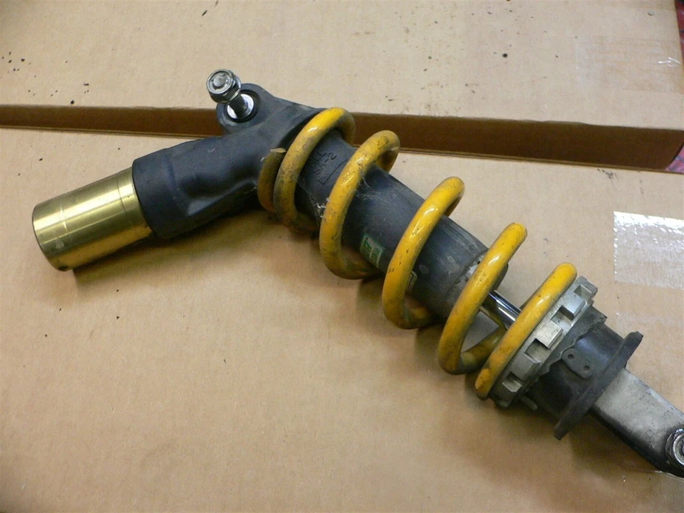 06 conjunto de amortecedores traseiros Honda CBR 1000RR - Imagem 1 de 1