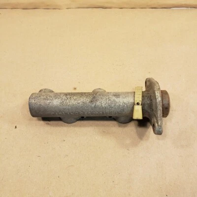Original Jaguar XJ12 Girling 64678952 Brake Master Cylinder 66566 04 38/62 46CH - Image 1 of 4