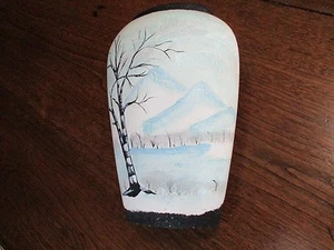 VTG PORCELAIN HANDPAINTED TREE-MOUNTAIN ARTIST PICTURE 11 1/8" OVAL VASE - Imagen 1 de 1