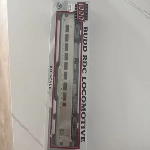 Proto 1000 HO Scale Northern Pacific Budd RDC Locomotive B-31, 23981 - Picture 1 of 3