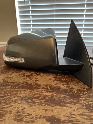 Espejo retrovisor lateral derecho GMC Acadia 2011-2014 pasajero en gris OEM. U Foto 1 de 4