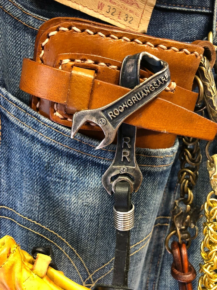 Gancho Llave Para Guantes Soporte Llavero Cromado Latón Motociclista Estilo Roca Foto 1 de 2