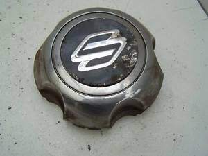 Suzuki Grand Vitara XL-7 wheel middle trim cap (2002-2005) - Picture 1 of 3