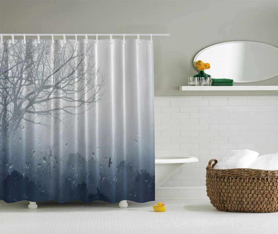 Escena lluviosa bosque místico obra de arte abstracta romántica árbol solitario cortina de ducha Foto 1 de 1