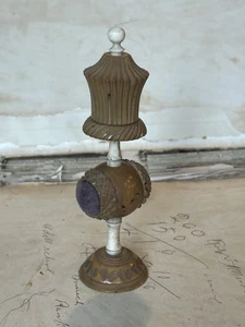 Antikes viktorianisches stehendes Nadelkissen aus Rinderknochen/Tagua-Nuss lila Samt - Bild 1 von 6