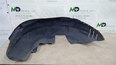 Dodge Challenger Splash Shield 2017-2019, trasero izquierdo - 68175059AD Foto 1 de 4