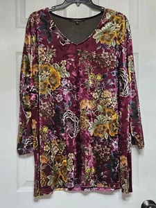 Calessa Plus Size 2X Floral Print Velvet Knit V-Neck 3/4 Sleeve Tunic - Picture 1 of 5