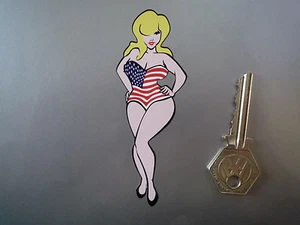 Pegatina de coche AMERICAN rubia pin-up niña 4" EE. UU. estrellas y rayas Hot Rod personalizada - Imagen 1 de 1
