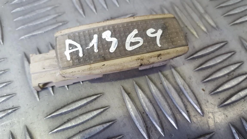 Iluminación interior Volkswagen Passat 1999 3b0947113, original #405072-42 Foto 1 de 1