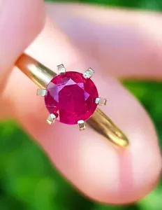 1.0ct Natural Red Ruby Solitaire Solid 14K Yellow Gold Ring Engagement Cocktail - Picture 1 of 7